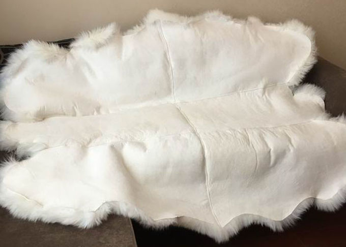 Sheepskin θερμών τετραγώνων ελεφαντόδοντου 4 X 6 κουβέρτα 140 *180cm άνετο για τις καλύψεις καθισμάτων καναπέδων
