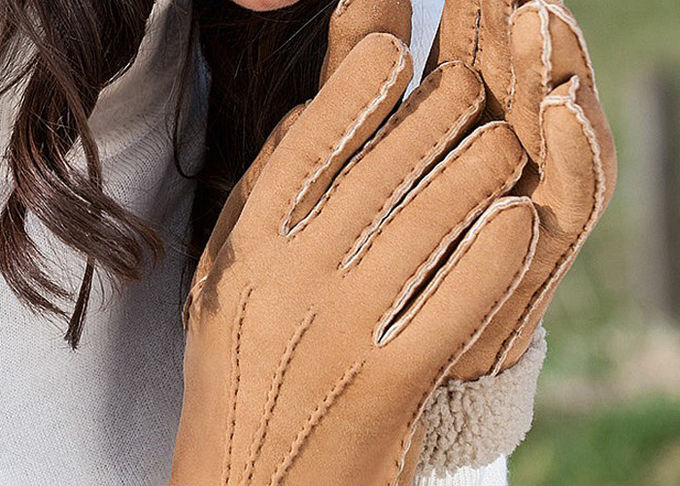 Θερμότερα Sheepskin Handcrafted γάντια, γάντια Shearling αρνιών Handsewn Sueded των γυναικών