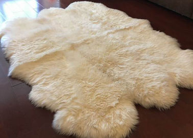 Κίνα Άσπρη κουβέρτα 6 καθιστικών γουνών ελεφαντόδοντου δέρμα, Sheepskin κρεβατοκάμαρων 5,5 X 6 FT κουβέρτες  προμηθευτής
