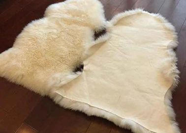 Κίνα Μακρυμάλλης πραγματική Sheepskin μαλλιού κουβέρτα με την άσπρη μορφή 60 X 90cm προβάτων Natura προμηθευτής