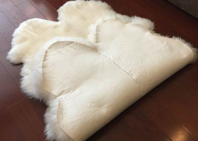 Εγχώριο διακοσμητικό άσπρο πραγματικό Sheepskin μακρύ μερινός μαλλί 60 X 90cm κουβερτών φυσική μορφή 