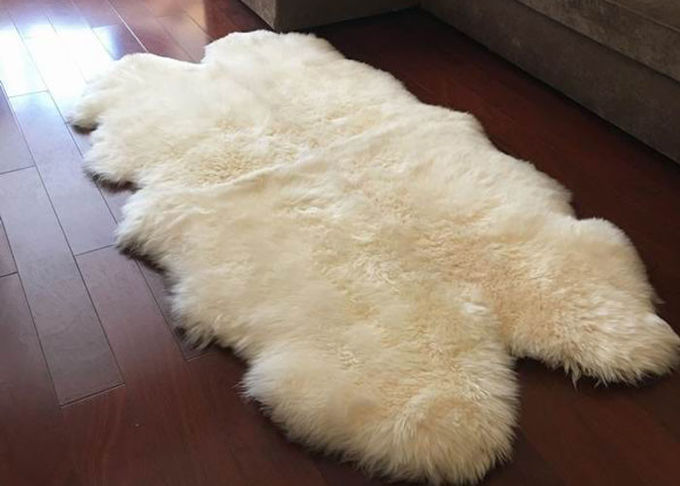 Ενιαίο Sheepskin κρέμας δερμάτων πραγματικό ομαλό μαλλί κουβερτών με το υπερβολικά μεγάλο μέγεθος