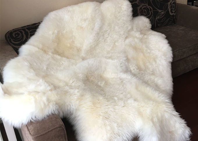 Το μακρυμάλλες άσπρο αυστραλιανό Sheepskin μερινός μαλλί κουβερτών για το καθιστικό ρίχνει