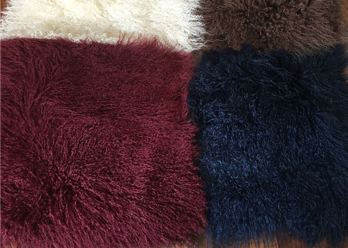 Το κρεβάτι ρίχνει γενικό μογγολικό Sheepskin θερμό μαλακό κουβερτών με το ακατέργαστο/βαμμένο χρώμα
