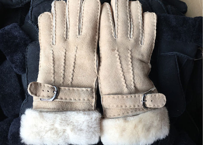 Μαύρα παχιά θερμότερα Sheepskin γουνών γάντια με Lambswool την επένδυση αδιάβροχη