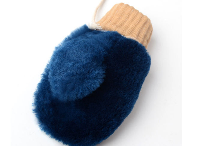 Θερμά άνετα γνήσια Sheepskin αγοράκι/κοριτσιών γάντια με την κορδέλλα για το χειμώνα
