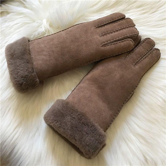 Sheepskin προσώπου γυναικών διπλά γάντια χεριών Shearling γαντιών με τη μανσέτα γουνών